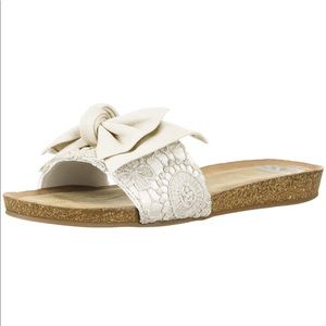 Last Call!! Fergalicious women’s Mallory flat